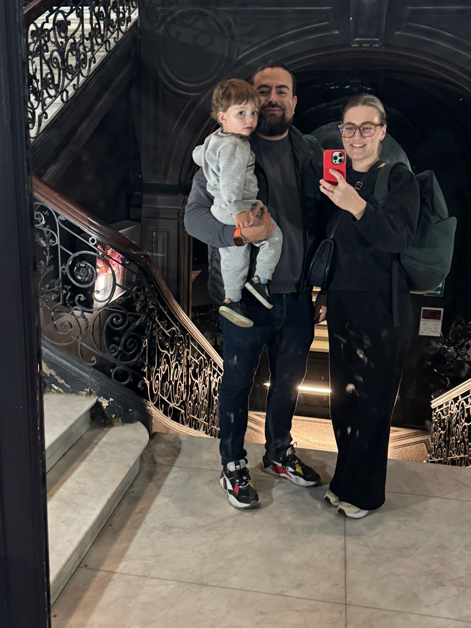 Charona, Mauricio en hun zoon